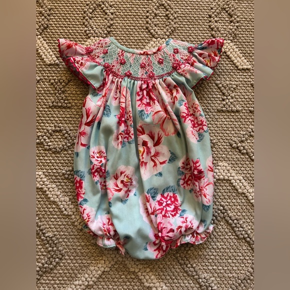 Adorable baby girl smocked outfits. 12m or 12-18m - Picture 3 of 8